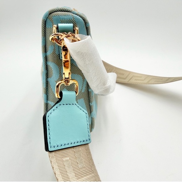 Versace 🔥La Medusa Small Jacquard Baguette Shoulder/Crossbody Bag, NWT - Picture 4 of 9